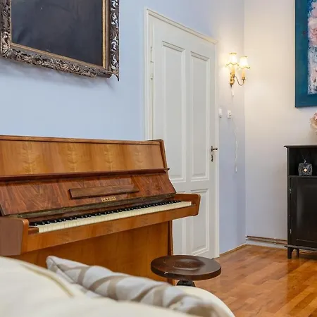 Apartman Art Deco In Old Town With Ac And Terrace Pozsony
